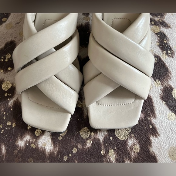 NEW Anine Bing Cade 37 Beige Leather Sandals Mules Size EU37/US 6 ~ 6.5 - Picture 2 of 5